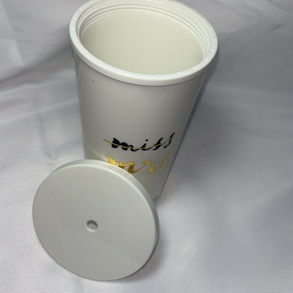 Kate Spade New York Miss to Mrs White 20 oz Tumbler White and Gold - Picture 8 of 9